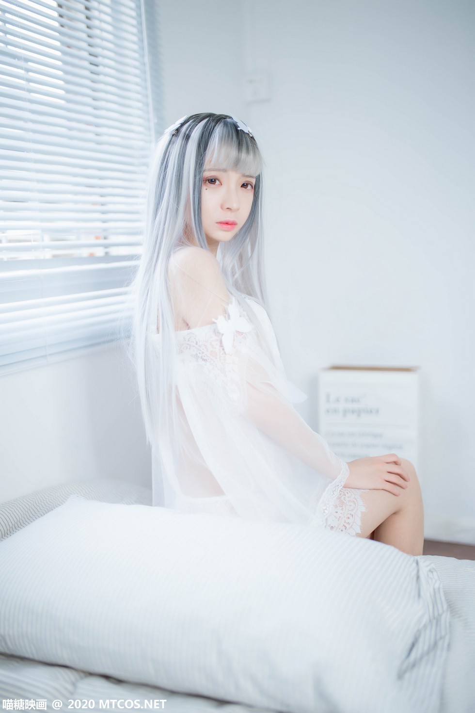 长发美少女